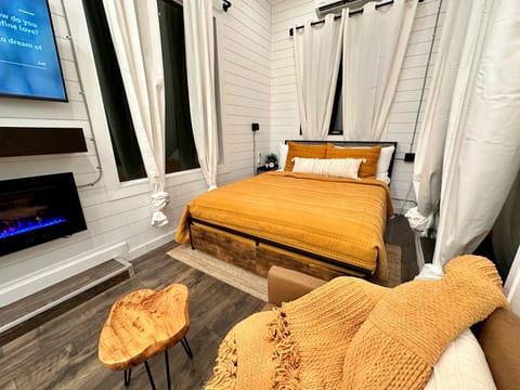 Queen size bed