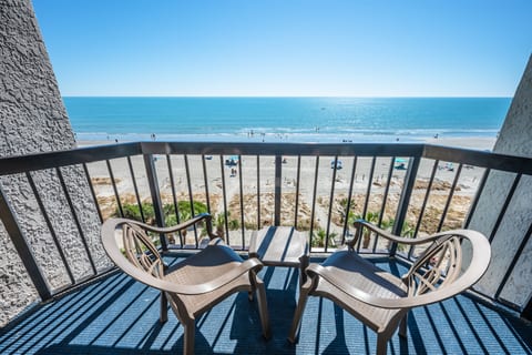 Compass Cove 662 - Oceanfront Studio