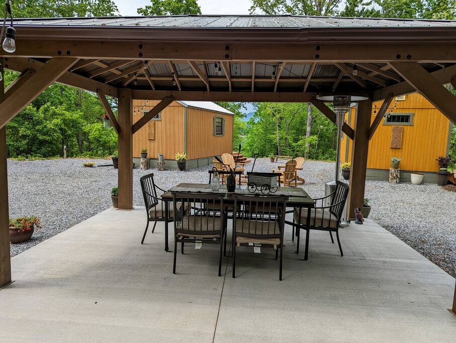 Dine - Entire Complex: 3 Cabins, tent and more (6-12 ppl) - Sylva