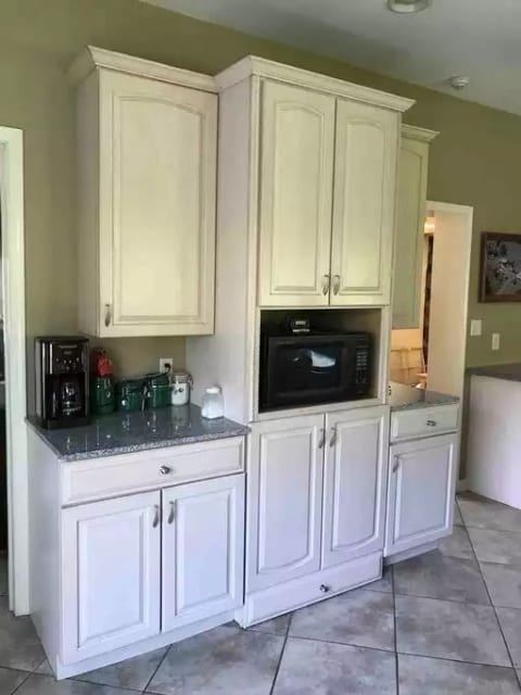 Raystown Farmhouse, <1mile to boat access. AC/wifi