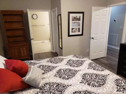 Downtown Raleigh 2 Bedroom/2 Bath Duplex