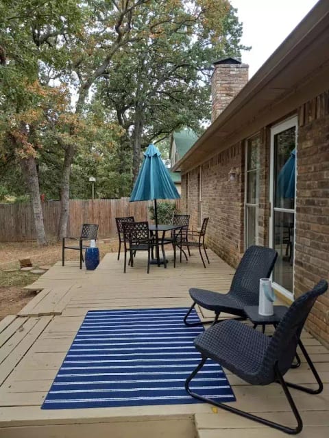 Backyard Deck/ relax & enjoy