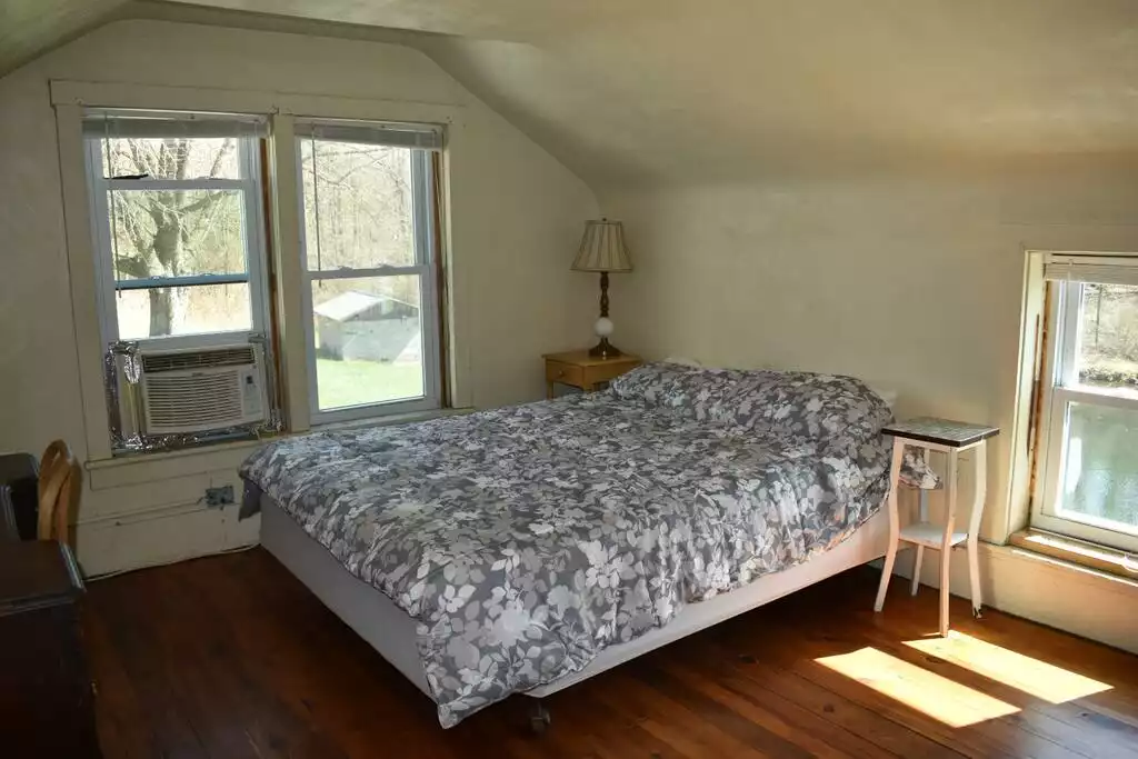 Bedroom #1 has 2 queen beds, AC, makeup dresser and 2 dressers for your items or use as a suitcase stand. - Raystown Farmhouse, <1mile to boat access. AC/wifi - James Creek