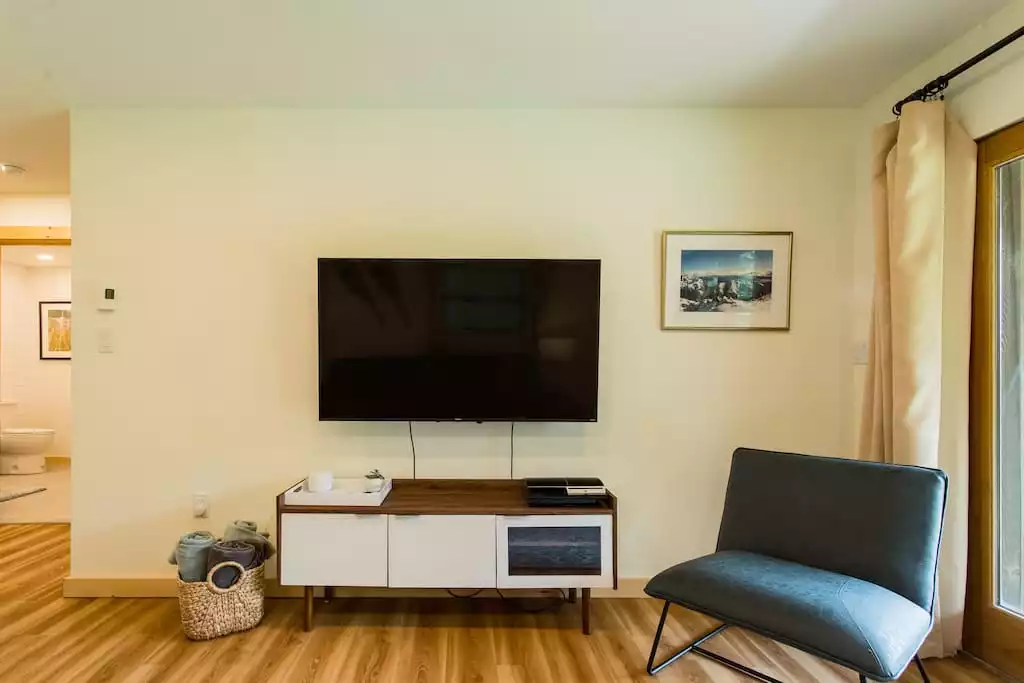 Take advantage of the 2 livings rooms -- upstairs you can watch movies while on the ground floor someone can play Playstation 3! Take advantage of the 2 livings rooms -- upstairs you can watch movies while on the ground floor someone can play Playstation 3! - MOUNTAIN SKI CHALET | INCREDIBLE CATSKILLS VIEWS - Prattsville