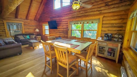 Lost Log Cabin