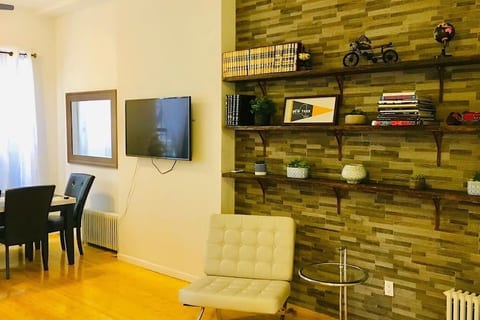BROOKLYN APT, CLOSE TO MANHATTAN