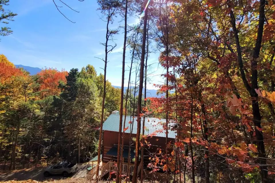 Vista da ogni stanza! Bellissimo ambiente simile a un parco - Gatlinburg
