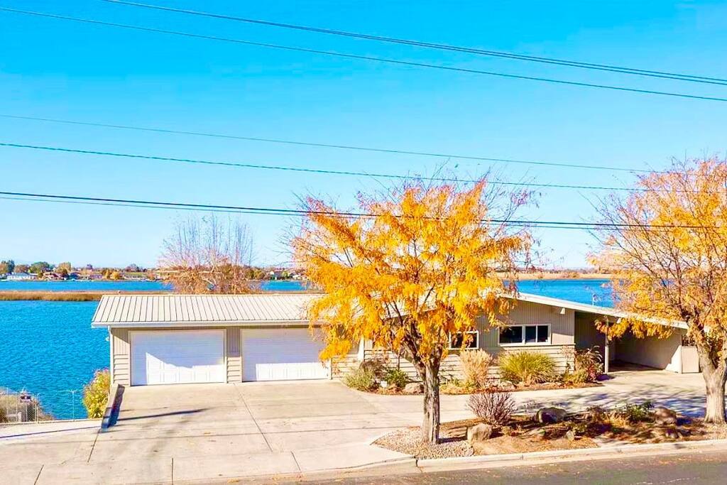 Street view of home - Closer to the Sun Lake House - Moses Lake