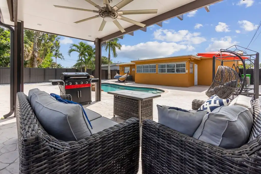 The Hard Rock Tropical Pool House - Lauderdale Lakes