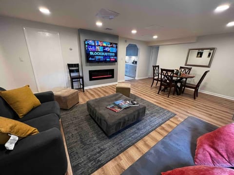 H1: 1BDR Apartment Downtown Stamford