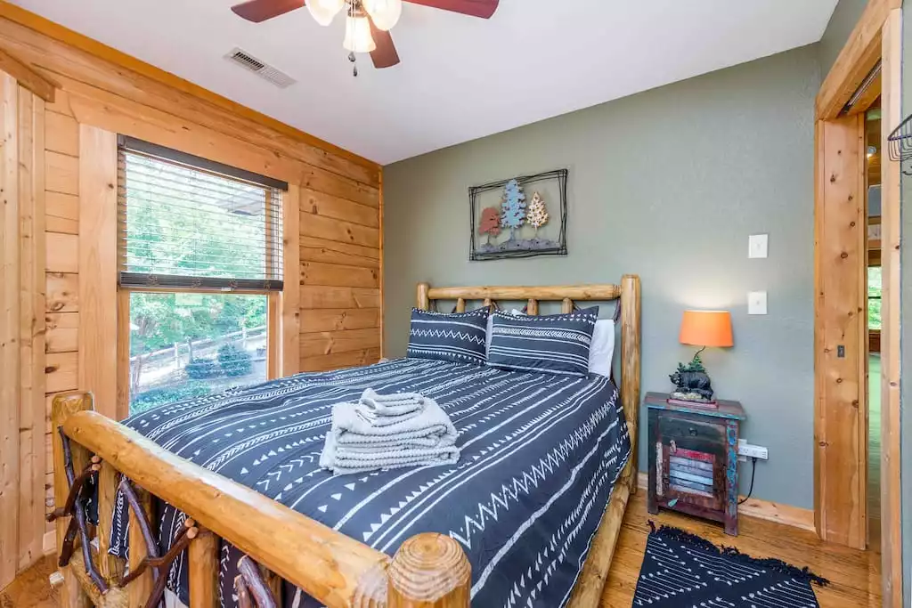 Guest Queen Bedroom with TV/Firestick