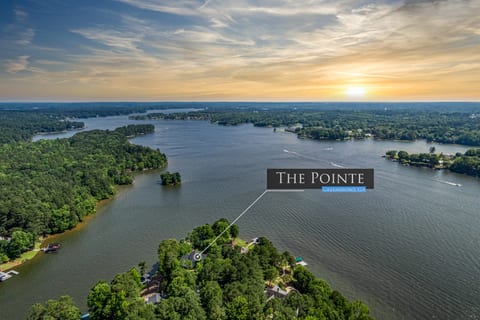 House location on the lake