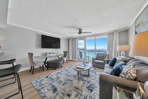 Pelican Beach 905