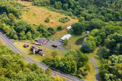 Raystown Farmhouse, <1mile to boat access. AC/wifi