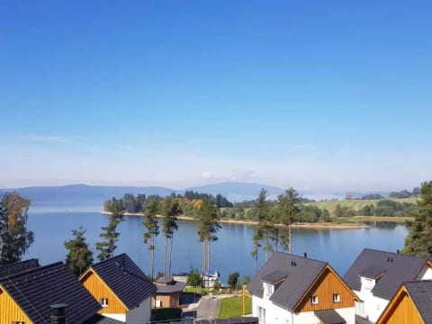 Lakeside Village 29