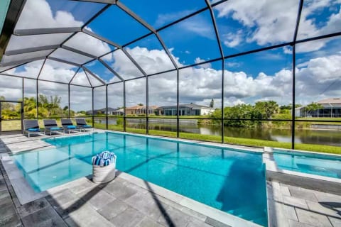 2020 Villa Mangifera. Relax at the saltwater pool