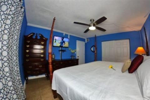 Holiday Villas III Unit 109