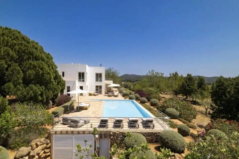 Prestige Villa with Large Pool - Luxury Retreat