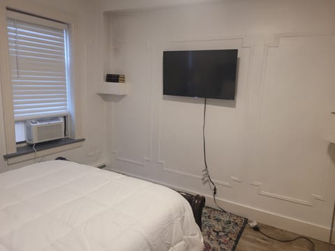 900 square foot