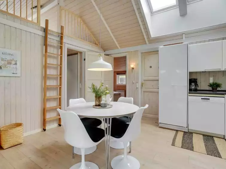 Kitchen-dining-area - Kei - 75m from the sea in SE Jutland - Sjølund