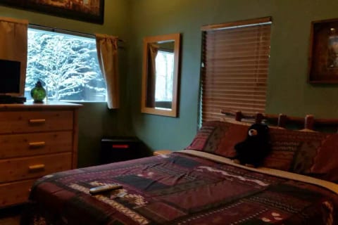 Amazing Smoky Mts Views
Across from park entrance!
