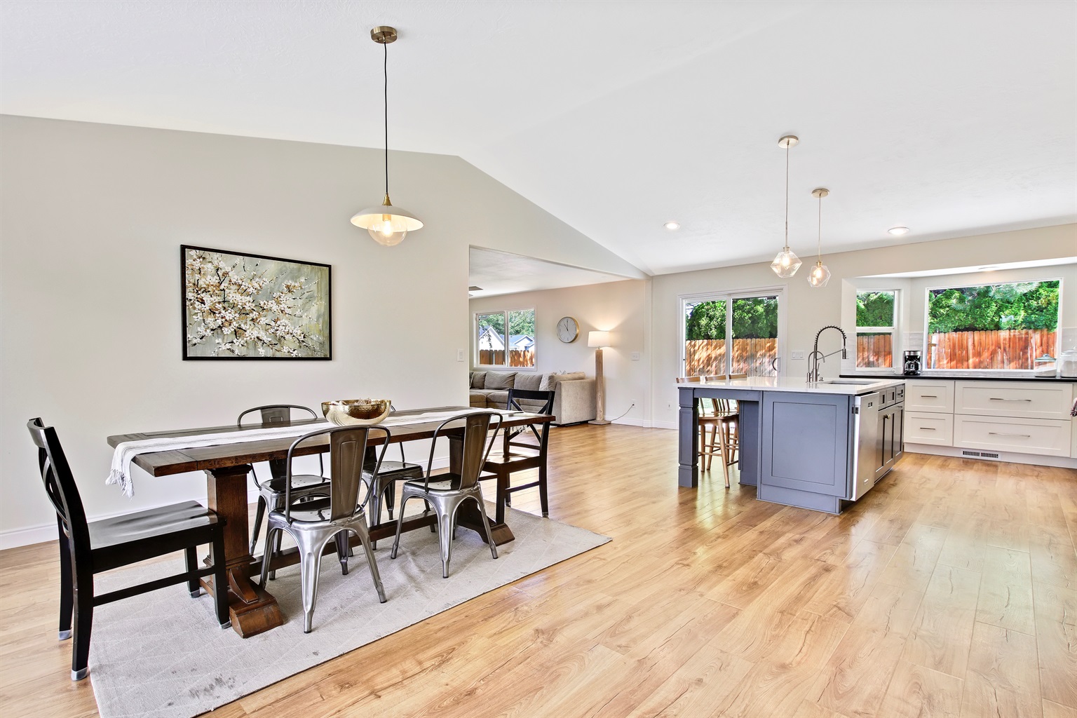 eagle-id-getaway-or-4-bed-3-bath-or-fully-renovated-with-lush-yard/