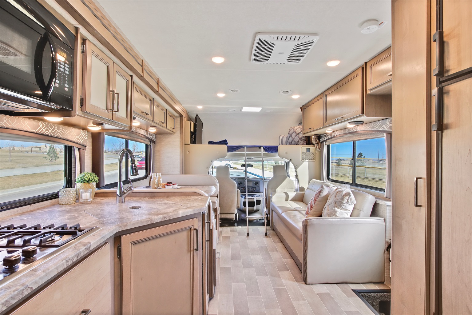 2021-luxury-thor-chateau-(bunk-beds)/