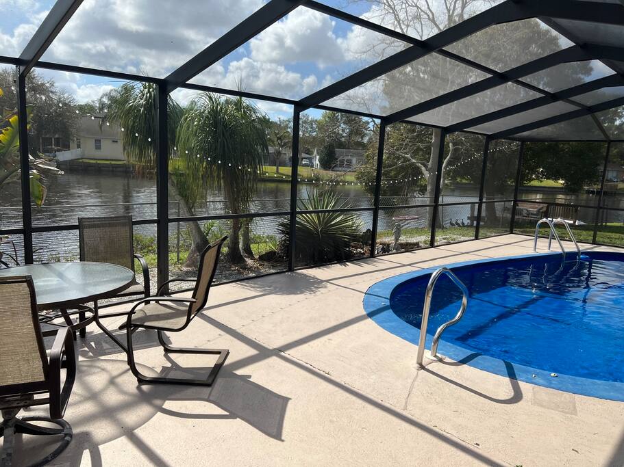 Private Waterfront Sanctuary, island & heated pool - New Port Richey Private Waterfront Sanctuary, island & heated pool - New Port Richey