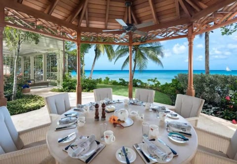 Hemingway House - Beachfront