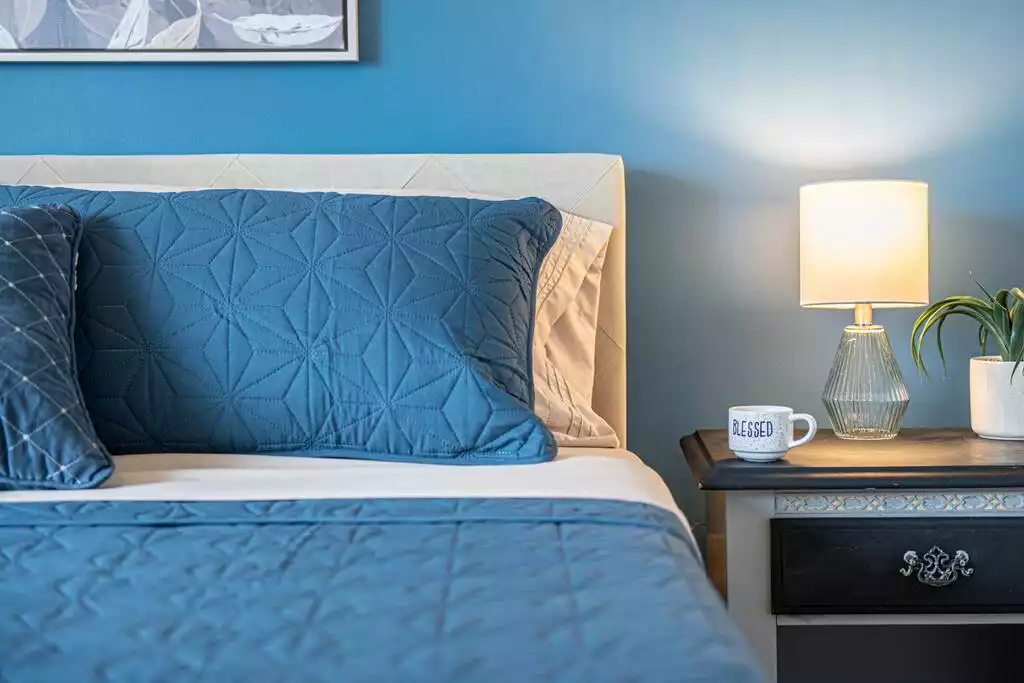 Relax in the Master Bedroom, with a view of the lake. Relax in the Master Bedroom, with a view of the lake. - Lake Views in Tellico Village! Golf*Hike*Boat*Rest - Loudon