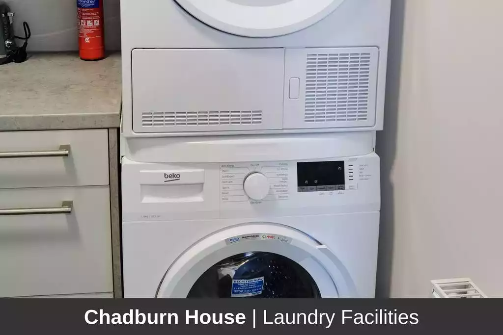 en-suite-4-bedrooms-for-8-netflix-parking/