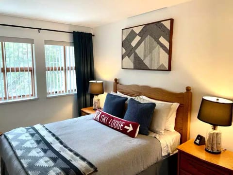 Primary bedroom with queen size bed