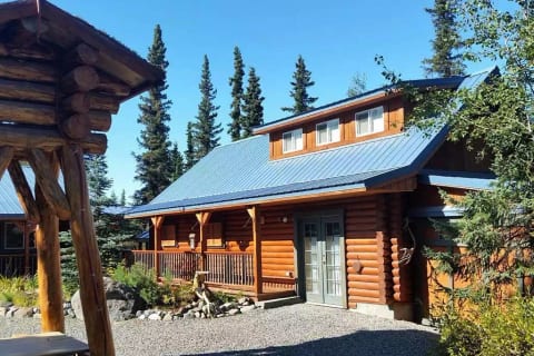 Charming log guest house