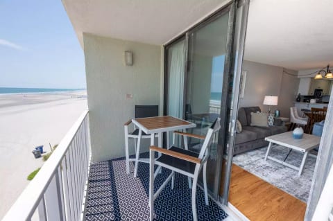Direct Oceanfront, Beautifully Decorated