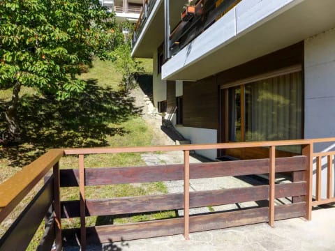 Yuca B Apt. 28