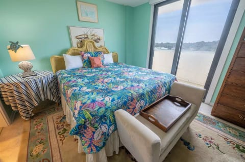 King in Main Bedroom