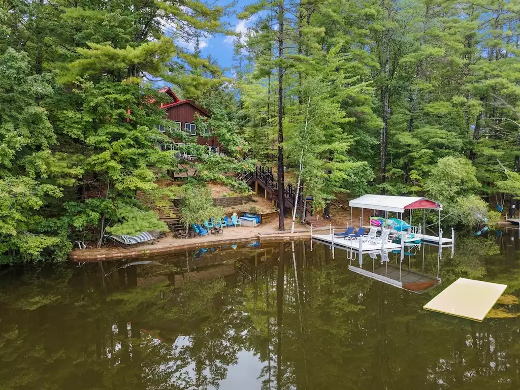 Lake House on Belleau Lake; Hot Tub, Kayaks! - Wakefield