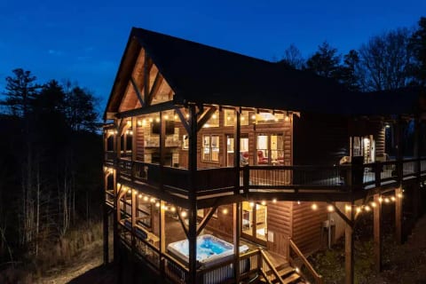 Views, Hot tub, Arcade, Pool, Central, Aska Area