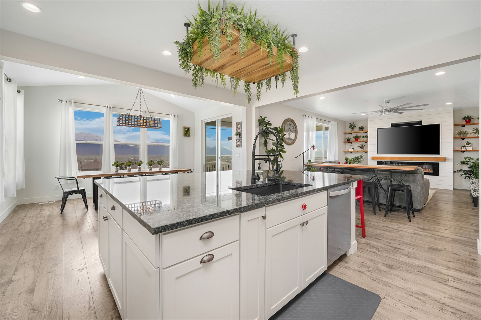 luxury-in-saratoga-springs-or-view-of-utah-lake-and-wasatch-mts/