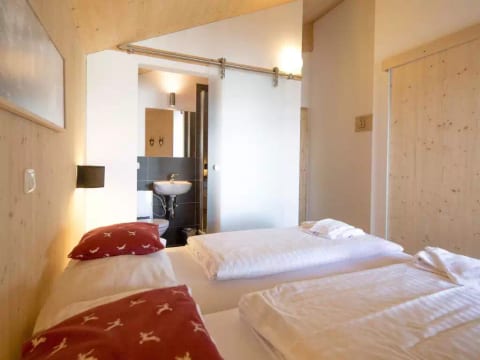 #2 mit IR-Sauna & Sprudelwanne innen