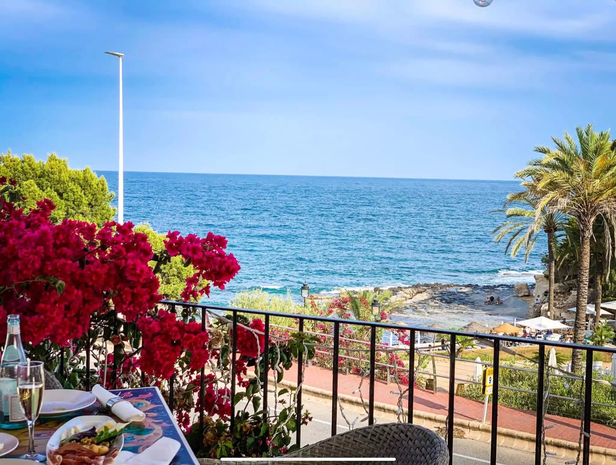 or have a great authentic Italian meal at Magia. Gorgeous sea view from the roof terrace.