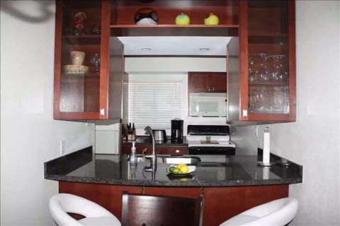 2B/2B Condo on the Canal near Old Town, Fashion Sq