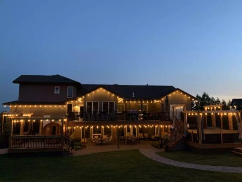 The Dragonfly Inn Loft & Walkout Suites