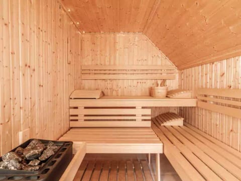 Lakeside Village 13 (+ sauna)