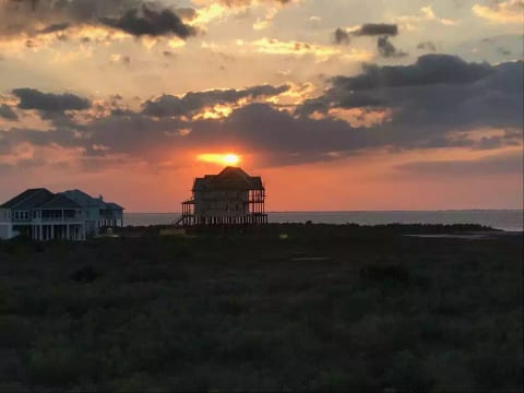 Sunset upon Heaven on Bay: Stunning