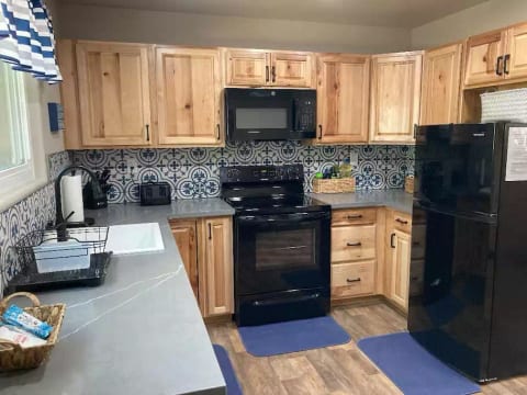 3R Lake House Suite
