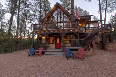 Welcome to Elk Crossing, have a seat and reeeeelax!