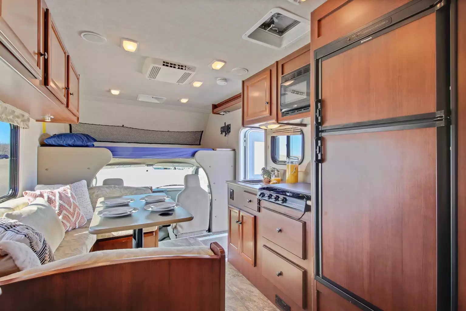 2014-fleetwood-tioga-montara-23b-sleeps-6/