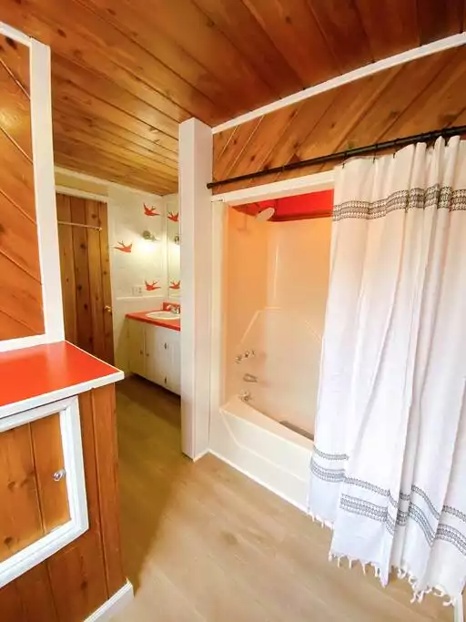 Ampersand House, right in Saranac Lake village - Saranac Lake