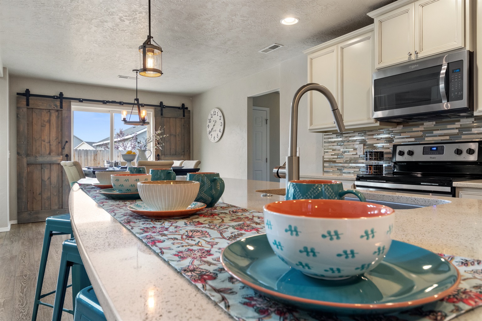 extravagant-family-get-away-in-large-5-bedroom-private-home/